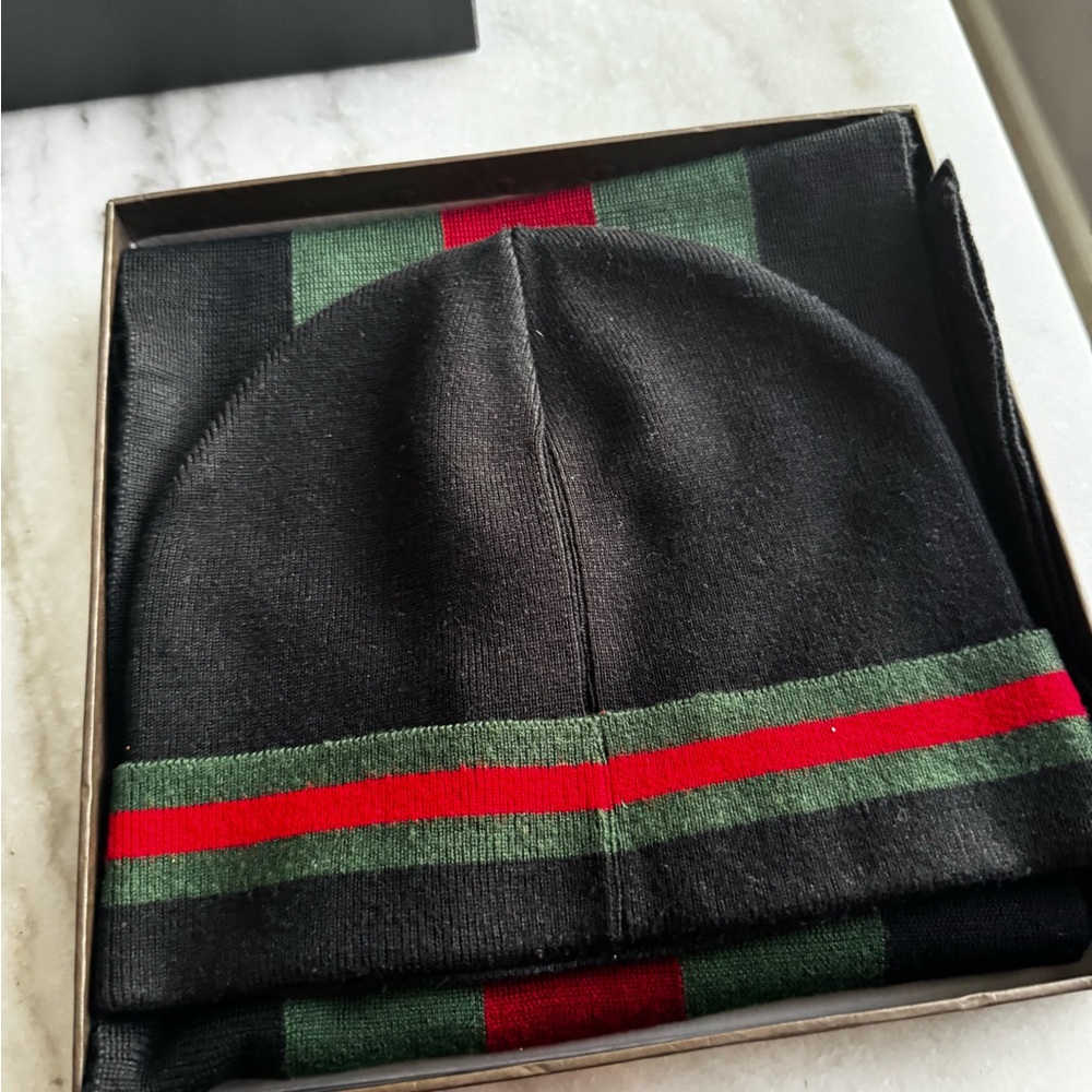 Gucci Black Beanie with Green and Red Stripes